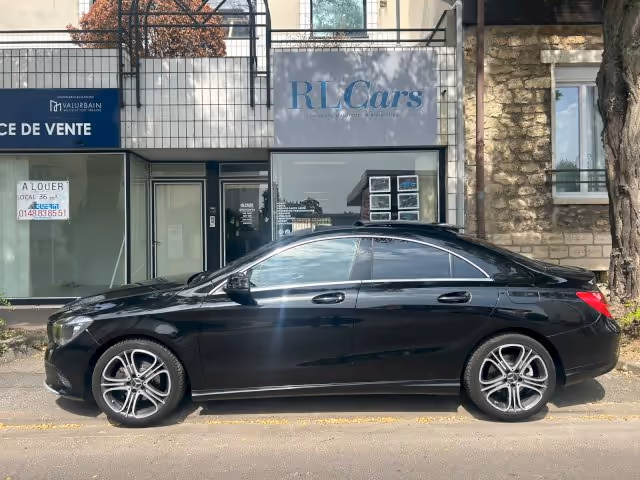 Mercedes-Benz CLA · disponible