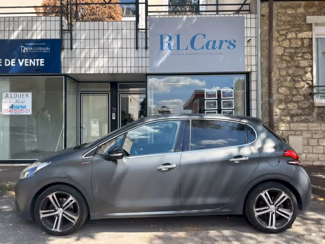 Peugeot 208 · disponible